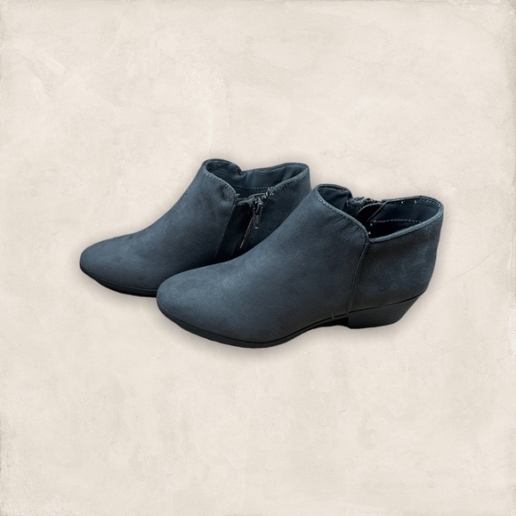 Women Style and Co. Wileyy Ankle Booties - Picture 7 of 8